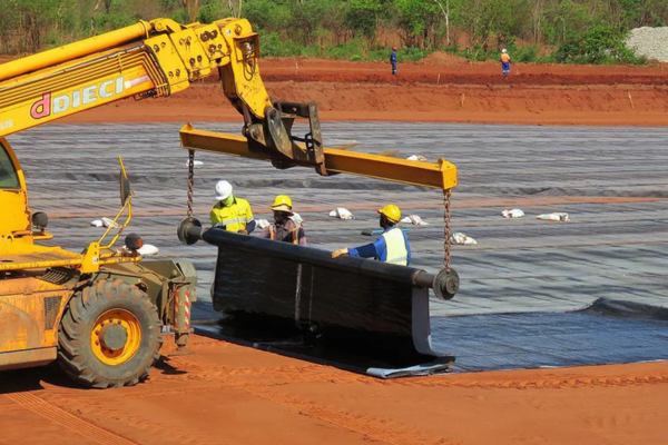 Heavy-Duty Bituminous Geomembrane