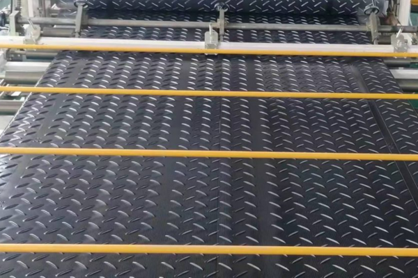 What Are HDPE Ground Protection Mats？