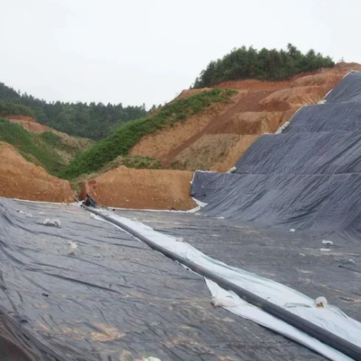 How to Choose Between HDPE and PVC Geomembrane Liners
