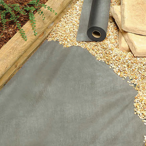 Advantages of Using Heavy-Duty Weed Barriers