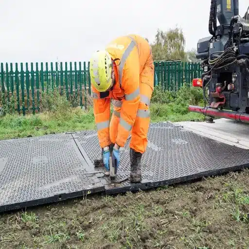 HDPE Temporary Roadway Mats_ Load Capacity and Equipment Matching